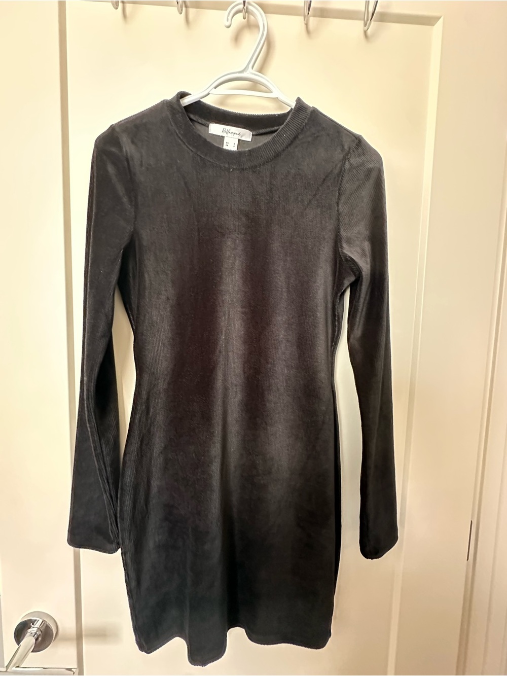 Velvet style Long Sleeve Shift Dress - Black